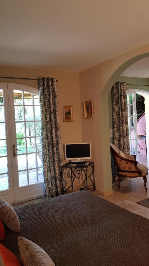 Pierres Blanches Bed & Breakfast Cotignac Luaran gambar
